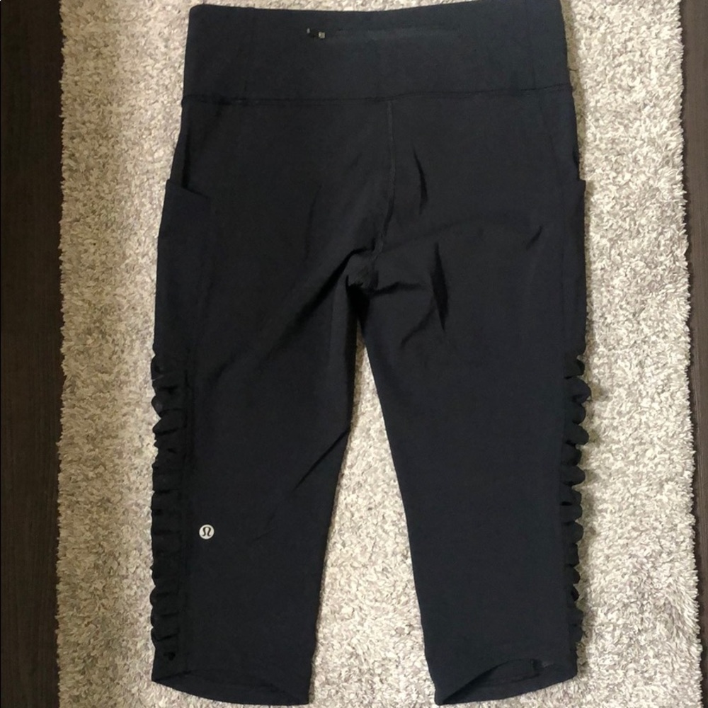Lululemon Sharp Turns Crop 17” - Picture 3 of 3